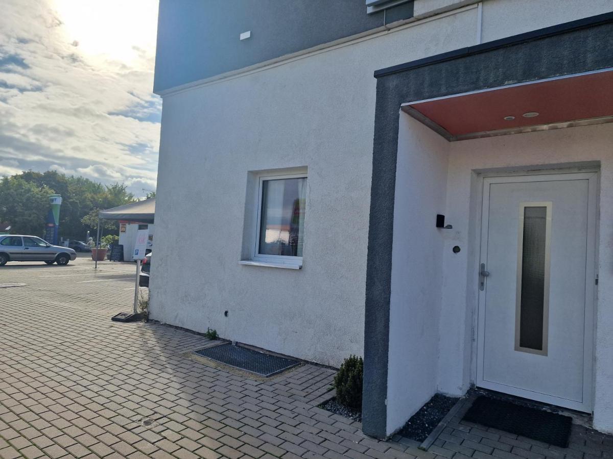 Ibo-Apart 1 Zimmer Apartment In Herzogenaurach Dış mekan fotoğraf